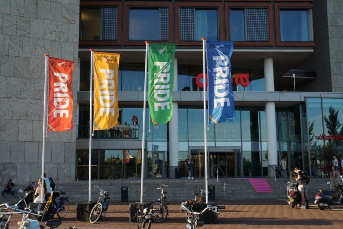 Engelse en Amerikaanse creatieve artiesten debuteren in Amsterdam