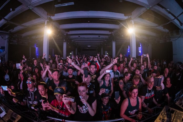 Thunderdome viert samen met fans dubbel feest in Warehouse Elementenstraat