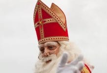 HET ZONNEHUIS VERWELKOMT SINTERKLAAS IN AMSTERDAM-NOORD