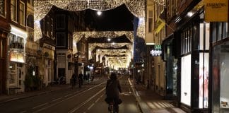 Utrechtsestraat nu ook sfeervol verlicht