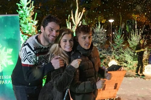 Enkele bekende Nederlanders zijn ook betrokken bij het evenement. Zo is Nicolette van Dam aanwezig met Brasserie van Dam, treedt Xander de Buisonjé zes avonden op met een show speciaal voor Het Amsterdamse Winterparadijs, en verzorgt Lil Kleine op 24 en 26 december een middagshow