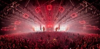 Armin van Buuren maakt indruk met spektakelstuk