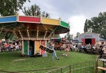 De Parade karavaan is sinds vrijdagavond weer geopend voor het Amsterdams publiek. In het Martin Luther Kingpark tref je een legio aan theatertenten