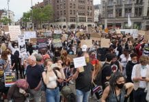 Demonstratie tegen fascisme op Museumplein