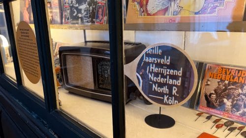 Presentatie ‘80 jaar vrijheid’ en tentoonstelling ‘Porselein!’ geopend bij Museum Weesp