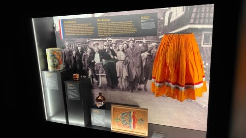 Presentatie ‘80 jaar vrijheid’ en tentoonstelling ‘Porselein!’ geopend bij Museum Weesp